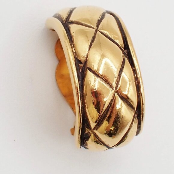 CHANEL Quilted Hoop Earrings Large Clip-On Gold GHW France Vintage - Picture 13 of 13